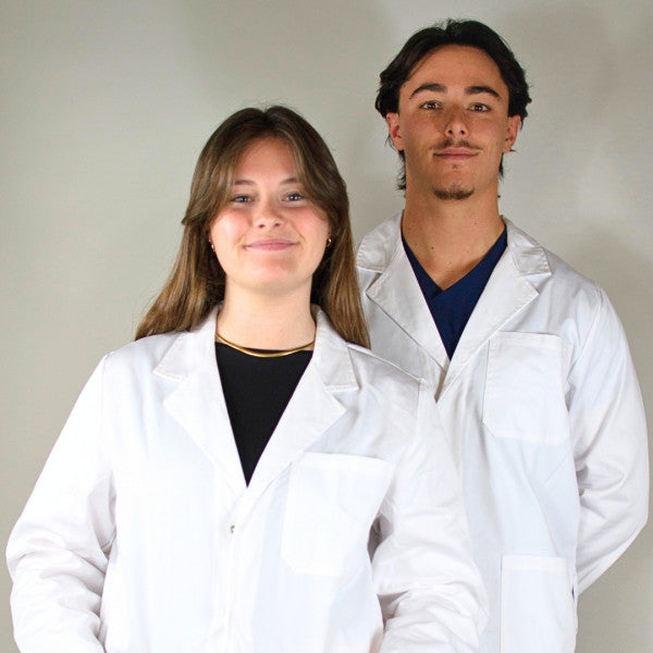 Why do doctors wear scrubs? The evolution of medical attire – Happythreads