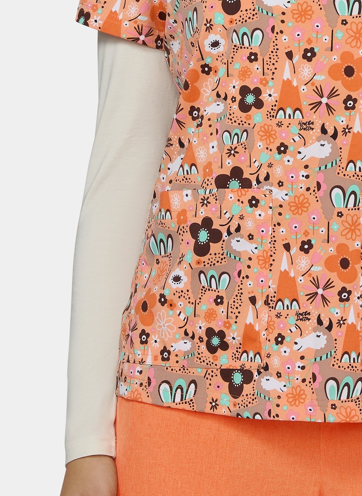 Women's Koi Basics Leslie Scrub Top in Lovely Lamas